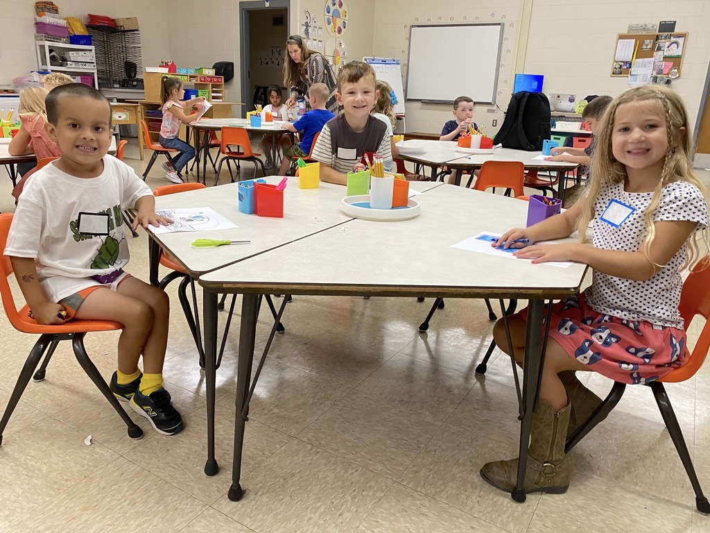 Gibbons Kindergarten students had a great first day and are enjoying the start of the school year!